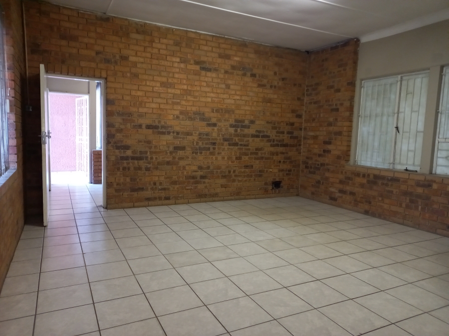 To Let Commercial Property for Rent in Rustenburg Industrial North West